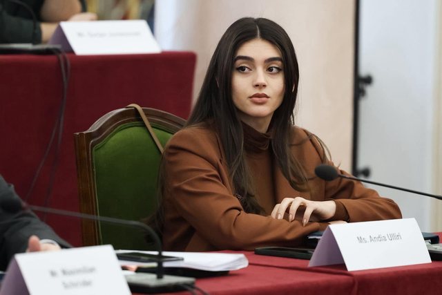 Andia Ulliri kërkon mandantin e Arian Ndojës në Durrës: Ja rruga që do ndjek!