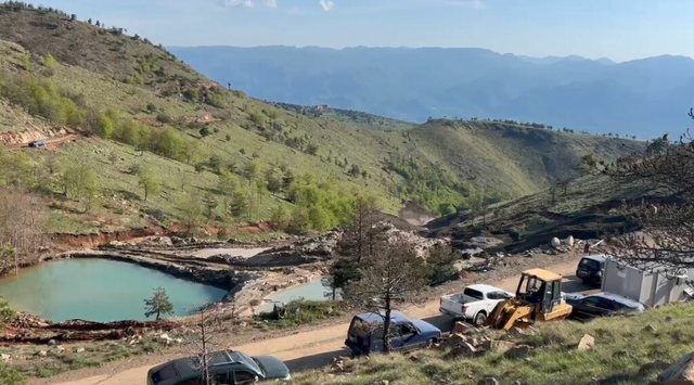 Klos/ Masivi i kromit zë poshtë punonjësin me fadromë. Ende nuk është gjetur