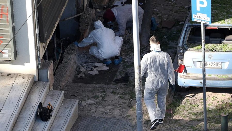 Greqi, do të shpërthente bankën, 38-vjeçarja vdes pasi i plas bomba në duar 
