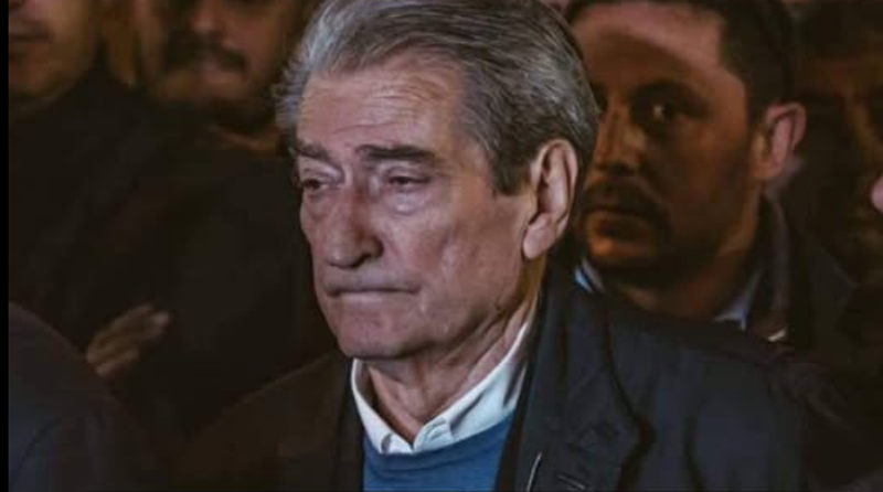 “Nuk mund të udhëtoj dot këto ditë” – Spahiu ironizon deklaratën e Berishës: E shtyu vizitën në SHBA për zgjedhjet e tjera 2029