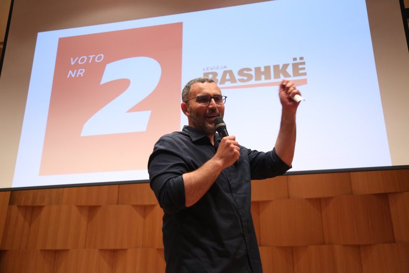Arlind Qori reciton Fan Nolin: Tirani Rama do të rrëzohet nga mbipushteti