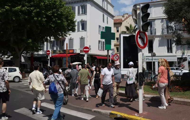 Problemet me energjinë prekin Kanën, jugu i Francës në kaos dhe në errësirë totale 