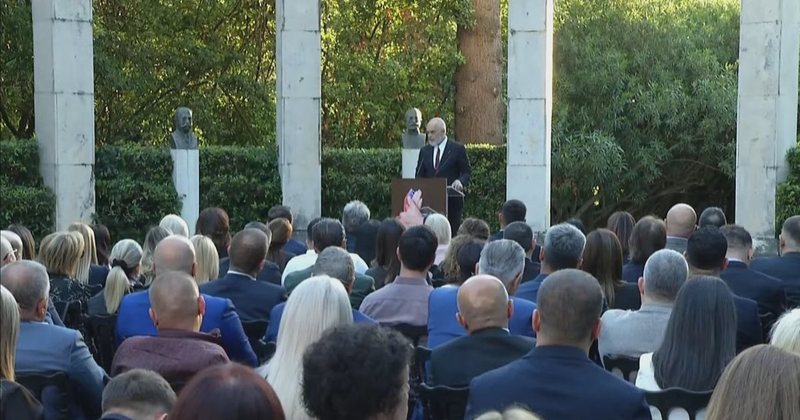 Deputetët e rinj “në shkollë”, të vjetrit sërish në fushatë – Rama u lë 3 porosi socialistëve