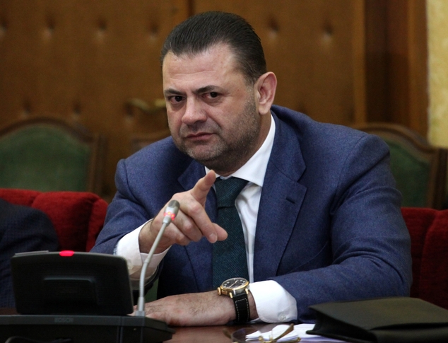 Blerja e votave / Kërcënohet prokurori i SPAK që po heton bandën e Tom Doshit, BKH i sekustron telefonin e shoferit të tij