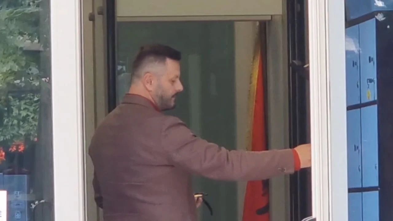 Ols Dado merr në pyetje Plarent Ndrecën pse ka takuar Veliajn, shpërthen deputeti: SPAK po funksionon si korporatë