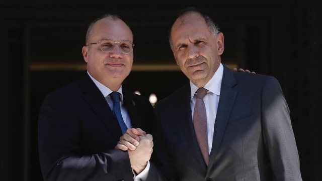 Hasani në Athinë: Koha për të trajtuar me seriozitet çështjet e mbetura! Gerapetritis: Hijet e të shkuarës duhet të eliminohen