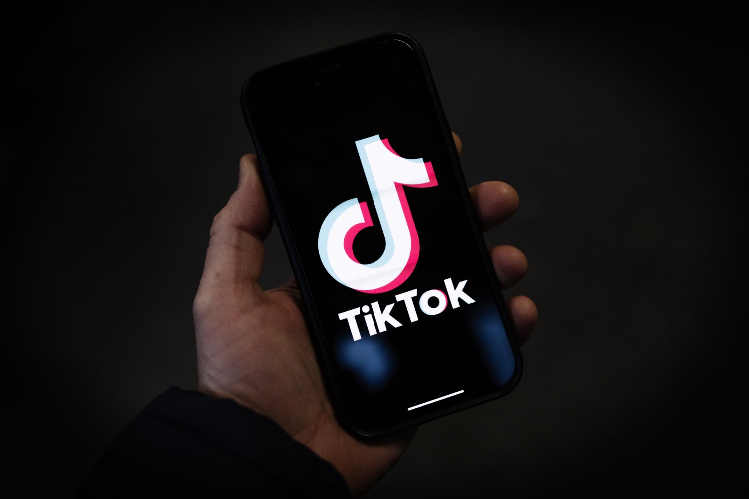 Mbyllja e TikTok/ Kushtetuesja kalon çështjen për shqyrtim në seancë publike, por rrëzon kërkesën për pezullimin e vendimit