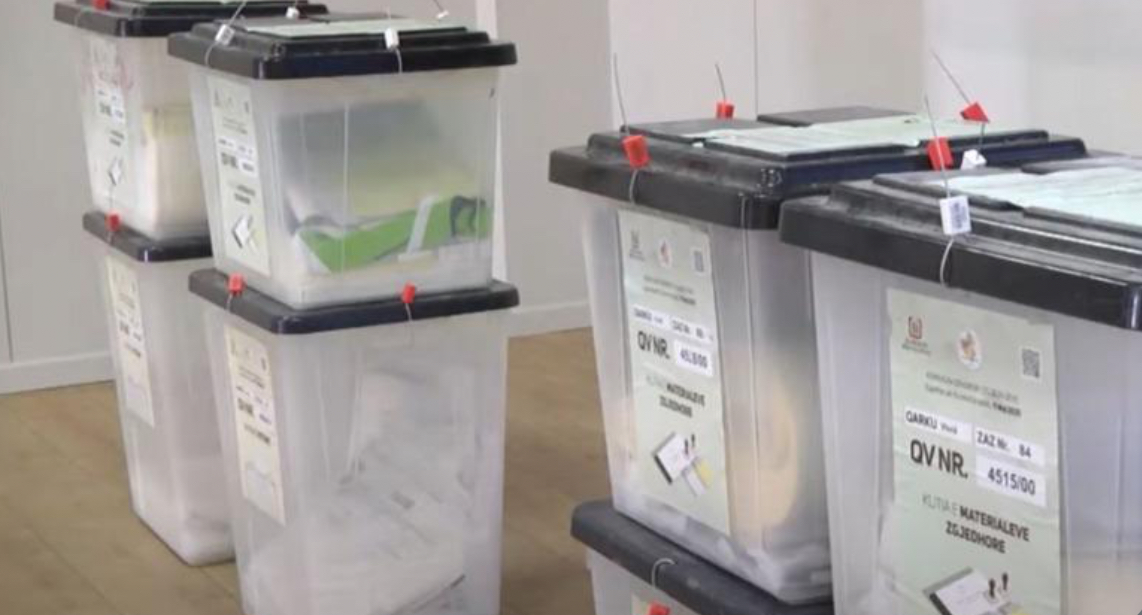 Alibia e PD u rrëzua me 4 kutitë e Vlorës/ Sot pritet të verifikohen fletët e votimit të papërdorura edhe në 233 QV të tjera