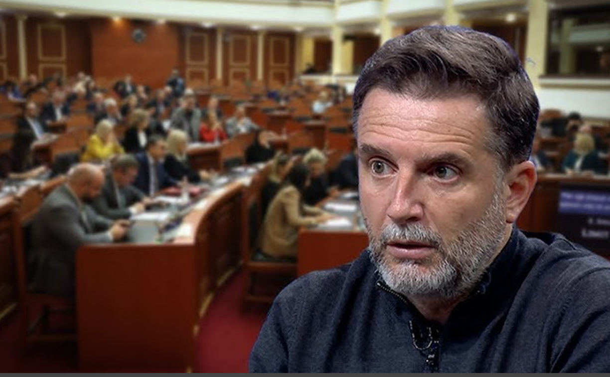 Gafa e Kuvendit/ Spiropali “konverton” Erion Braçen në Demokrat 