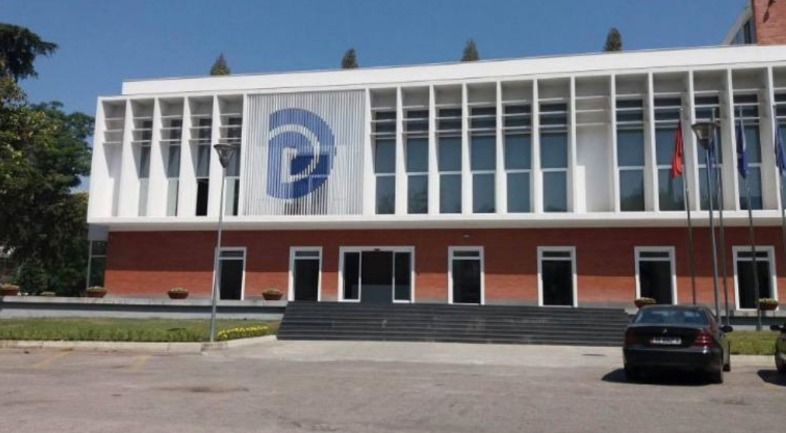 Eduard Zaloshnja: Pjesëmarrja e ulët e dërrmoi PD-në në 6 qarqe