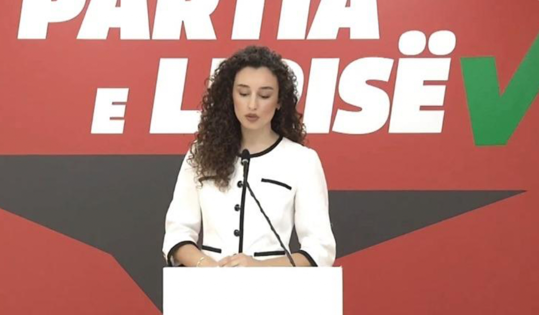 Merja e PL: Shumë shkolla pa tualete, ministrja bën propagandë me ‘kabinete inteligjente’! Arsimi s’ka nevojë për show e makiazh, por për reforma!