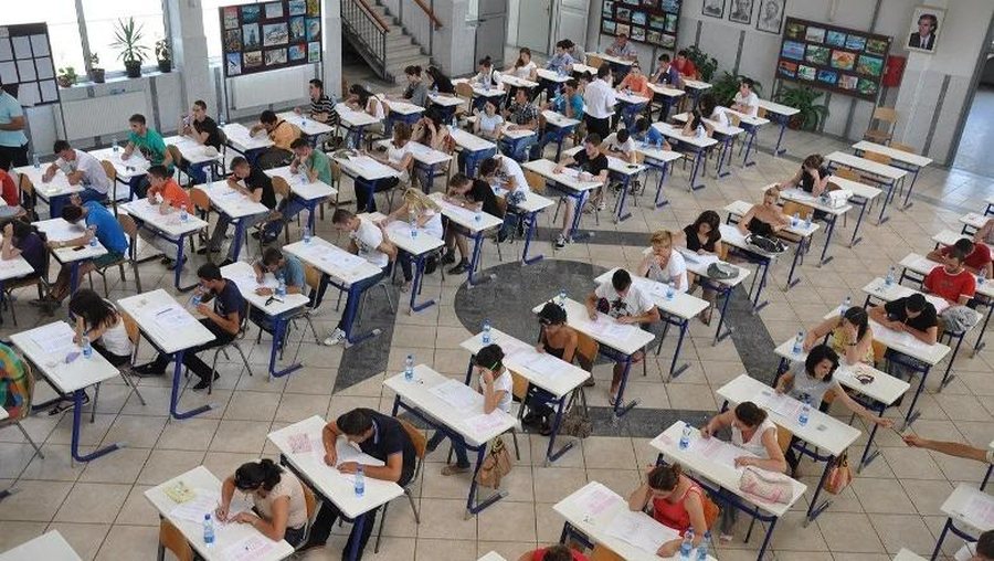 Matura Shtetërore, 27 mijë nxënës testohen sot në Matematikë