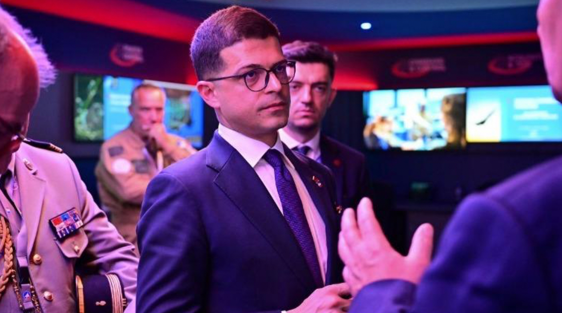 Ministri Vengu në Panairin Ndërkombëtar të Aviacionit, zbulon 3 shtyllat e modernizimit të Forcave të Armatosura