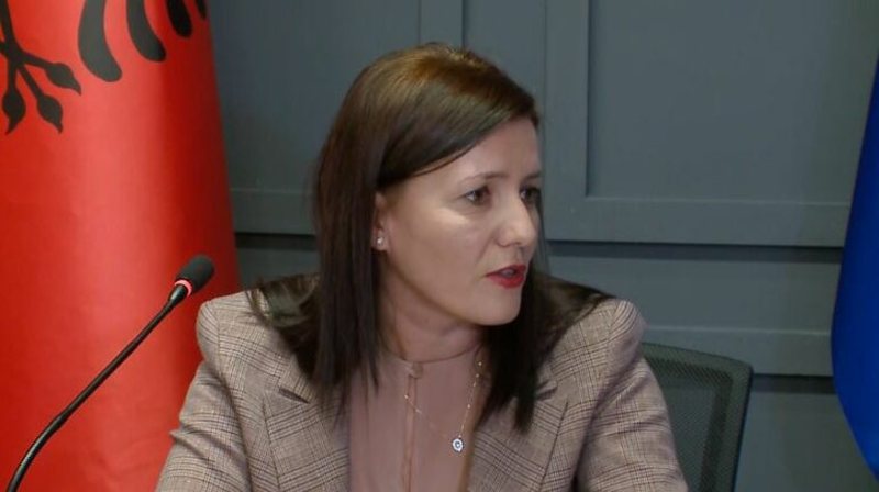 Felaj: Nuk i qanë kaq zgjedhjet as në shqip dreqi e mori. Po i qajnë anglisht