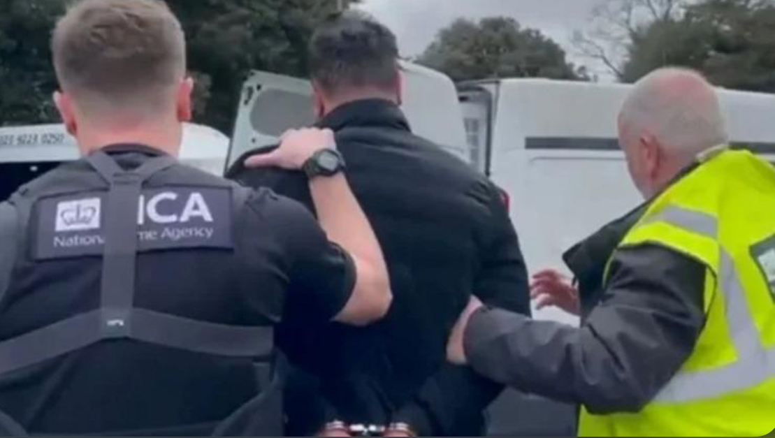 Si qëndroi për katër vite i lirë në Britani Lorenc Lala, personi që porositi Leart Haxhiun kundrejt pagesës për vrasje në Shqipëri?