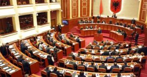 KQZ shpërndan mandatet për Lezhën dhe Gjirokastrën, ja 11 deputetët që futen në Kuvend