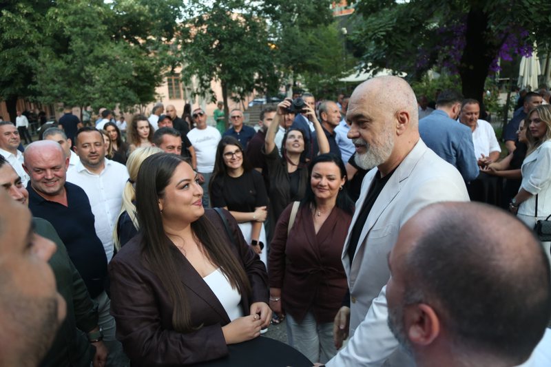“Marrëdhënia ime me Edi Ramën” – Flet Sara Mila: Ja si i hyra politikës dhe u bëra një nga deputetet më të votuara