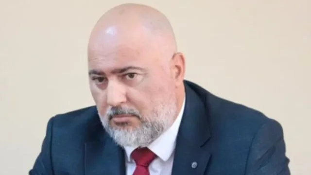 Jep dorëheqjen Komandanti i Gardës së Republikës, Ermal Onuzi