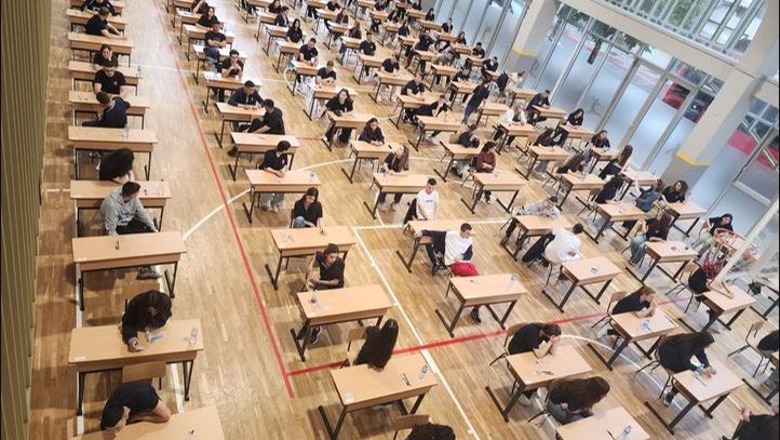 Matura Shtetërore/ 27 mijë nxënës testohen sot në Gjuhë Shqipe dhe Letërsi