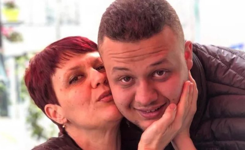 Burri polic i ndërroi jetë, zysha e “Petro Ninit” kërkon ndihmë: Po më shuhen përpara syve edhe dy djemtë nga sëmundja e rrallë