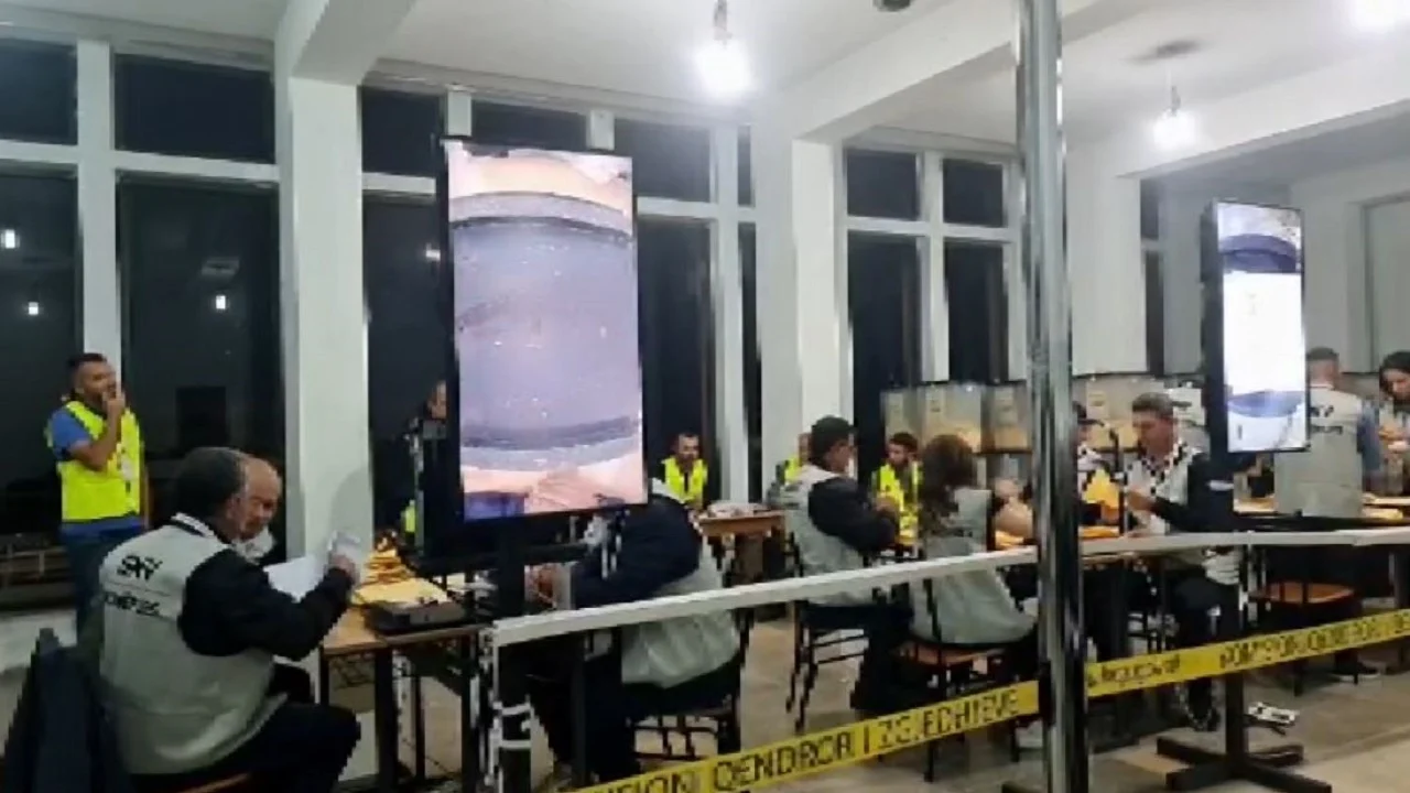 Rinumërimi nis të martën/ Hapet 2,240 kuti votimi në Elbasan, Tiranë, Fier dhe Durrës