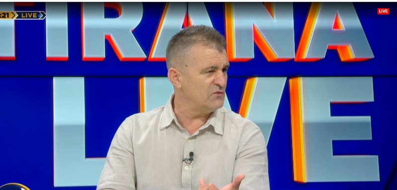 “PD nuk ofron alternativa”, Elezi: Në kampin blu nuk ka kundërshti, mbizotëron servilizmi ndaj Berishës