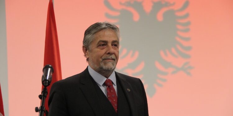 “Investimi në armatime, tema kryesore në samit”, Ambasadori i Shqipërisë në NATO: Tirana vendi pritës në 2027, ngjarje historike!