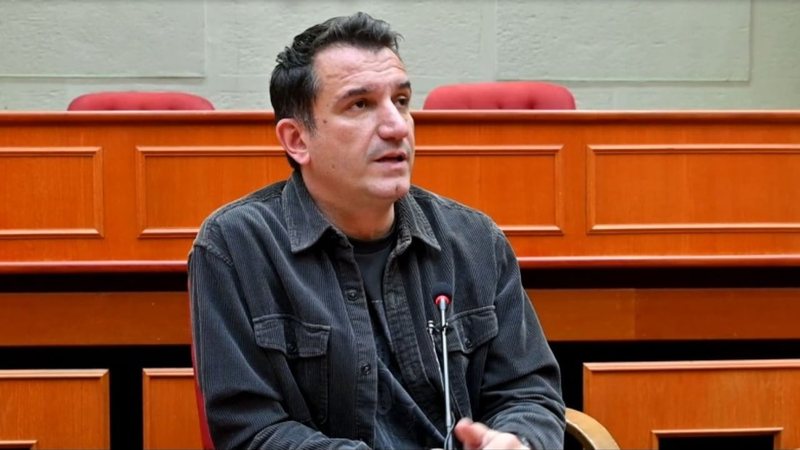 “Veliajn në spital e shoqëruan 30 efektivë policie” – Avokatët e kryebashkiakut kërkesë Burgjeve: Duam informacion për masat ekstreme