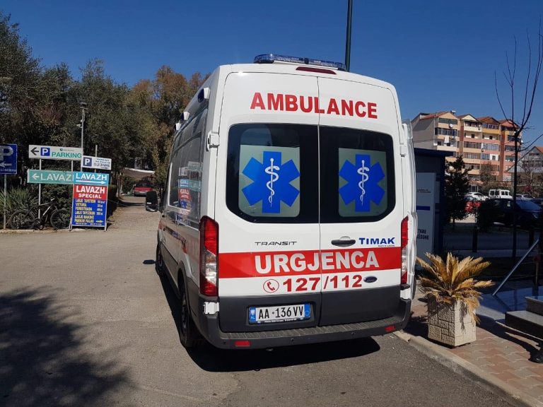 E rëndë/ E moshuara humb jetën në plazhin e Qerretit