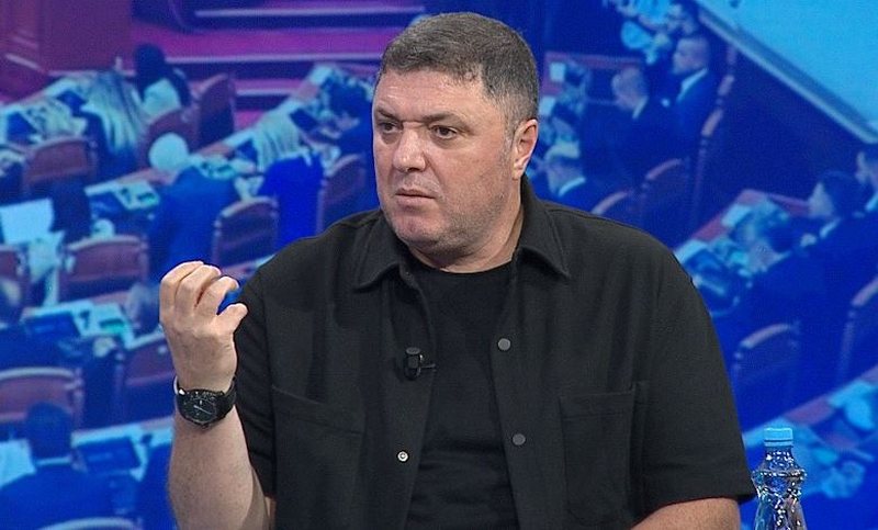 “Lufta e brendshme e ka masakruar PD-në”, Kreshnik Çollaku: Duhet një Foltore e madhe e demokratëve