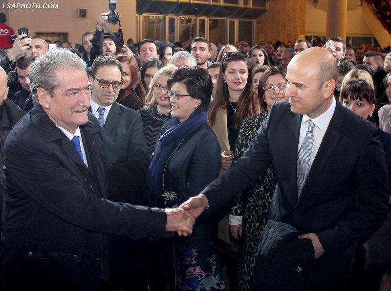 Ose je peng ose i pafytyrë ekstrem/ Jamarbër Malltezi sulmon Dumanin dhe Gjokën me gjuhën e Berishës
