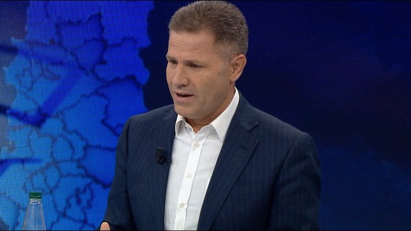 “Hajde merri ata kriminelë”, deputeti i PS: Shqiptarët janë qytetarë që jetojnë me djersën e ballit dhe paguajnë taksa