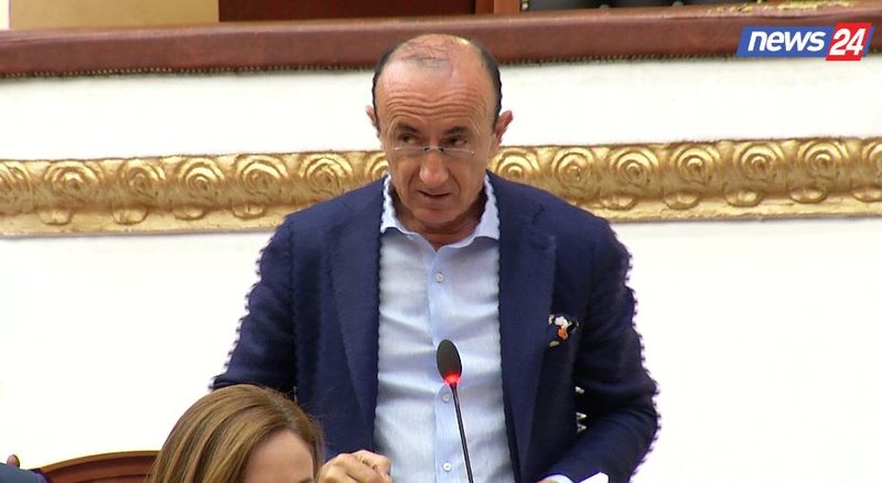Dashnor Sula: Në Kuvend duhet të raportonin institucionet deri në qershor e s’ka ndodhur
