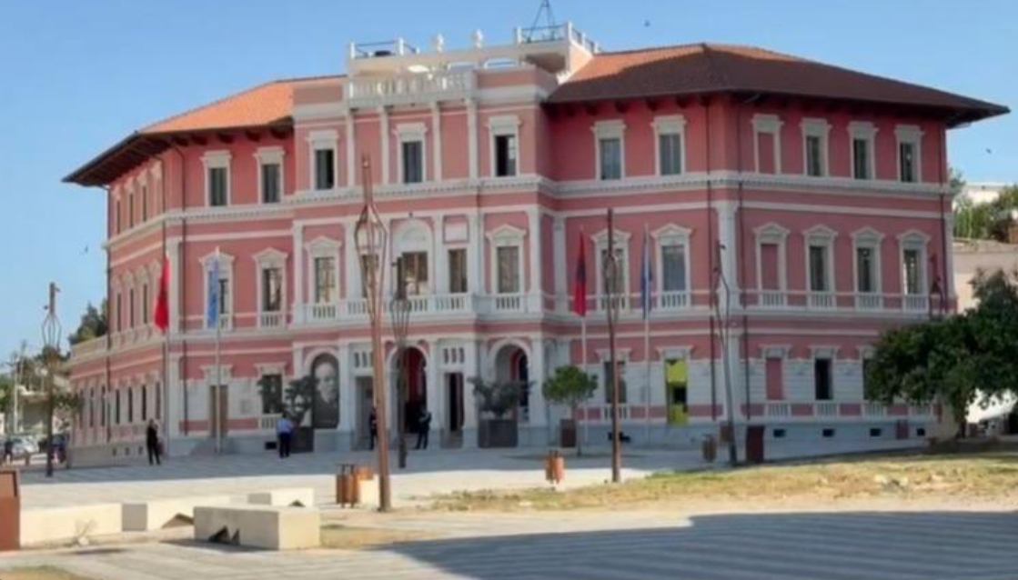 Pas ultimatumit të Ramës, valë dorëheqjesh në bashkinë e Vlorës! Ngrihen dy grupe pune për analizë dhe reformim