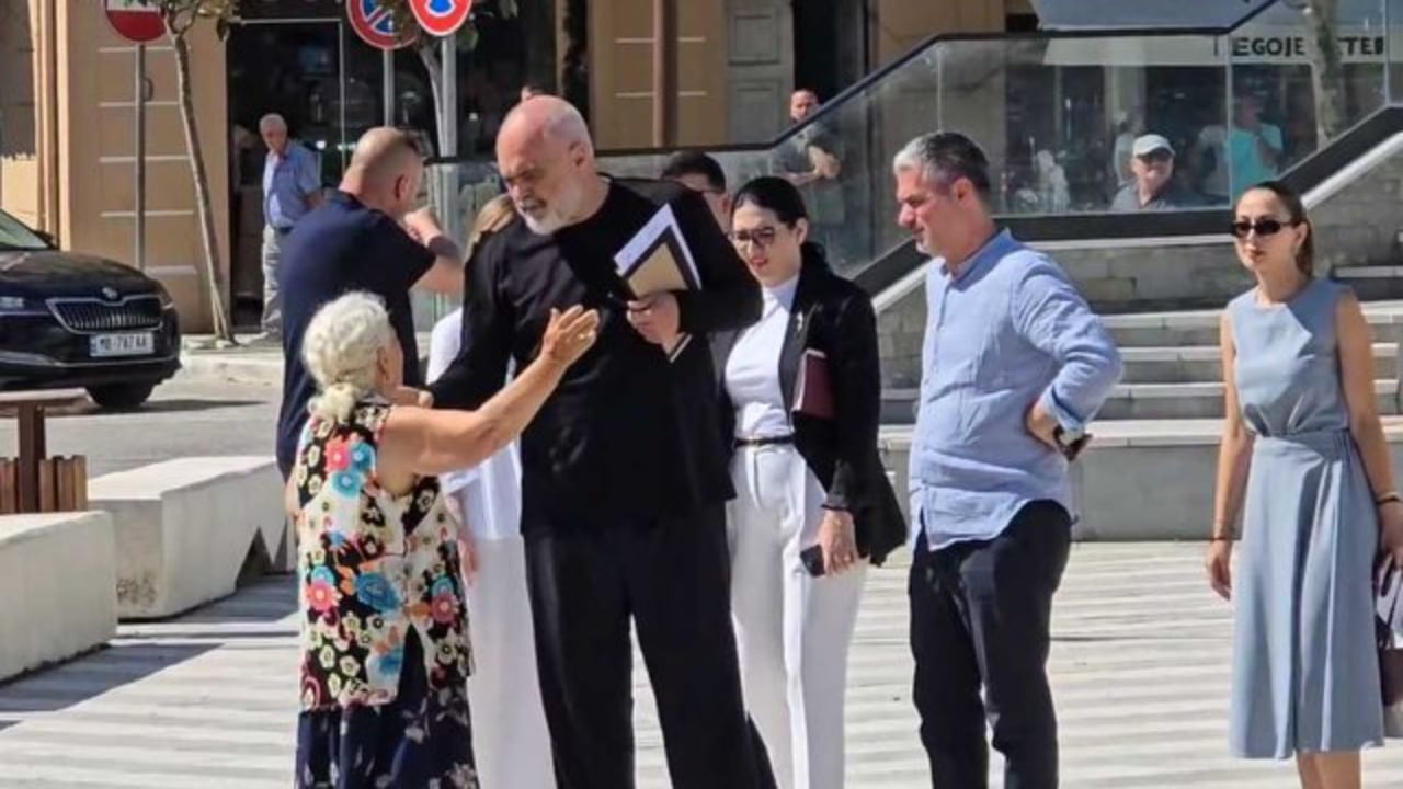 E moshuara që donte të takonte Ramën flet për TCH: Truprojat donin të më ndalonin, por kryeministri ma dëgjoi hallin