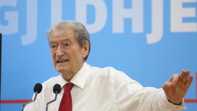 Juristi: Berisha nuk është më kryetar i PD! Në detyrë mund të vihet një nga nënkryetarët