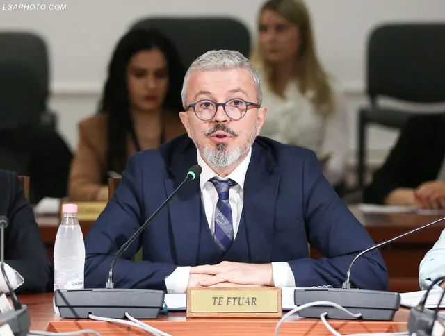Një vendim, dy qëndrime: si u përjashtua Alfred Balla nga drejtësia