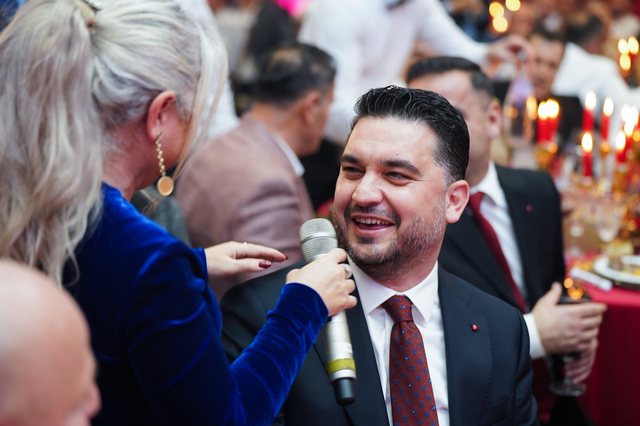 Kryebashkiaku i Kavajës kërkon edhe Rrogozhinën: Na u mor padrejtësisht. Ata e quajnë veten kavajas!