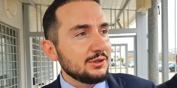 Si i mbolli flokët Salianji? Flet zv/drejtori i Burgjeve: Nuk ka kufizim, një i dënuar mund të dalë për…