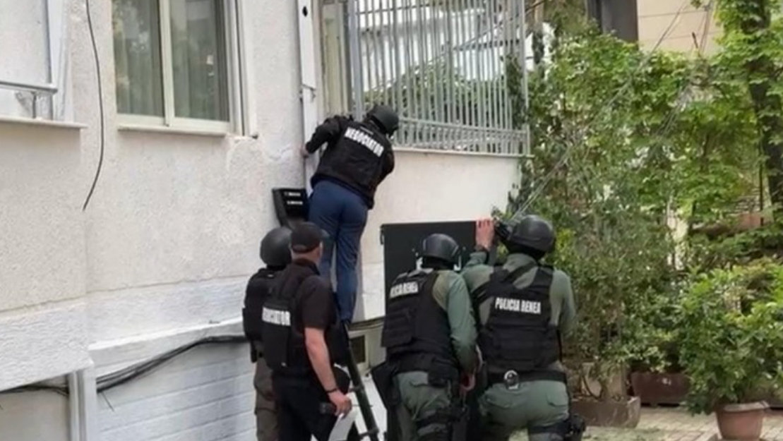 RENEA ‘zbarkon’ në Sarandë, kontrolle të shumta në qytet! Nuk dihet ende nëse ka të ndaluar