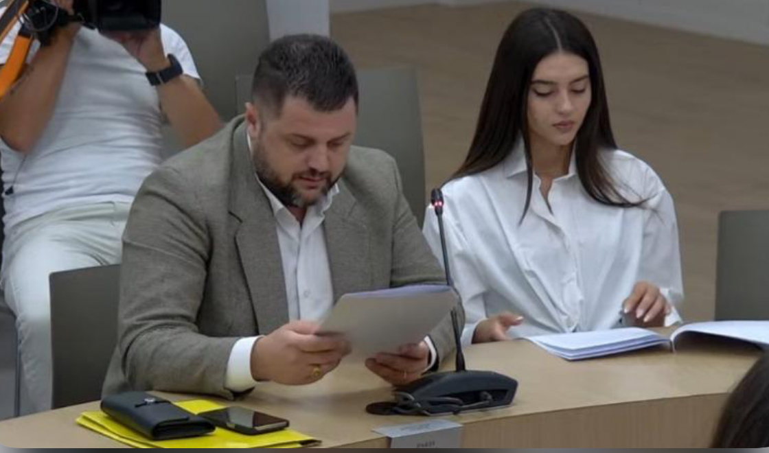 Andia Ulliri kërkon mandatin e ish-prokurorit Arjan Ndoja, nis mbledhja në KAS! Sefa: Të respektohet kuota gjinore sipas ligjit!