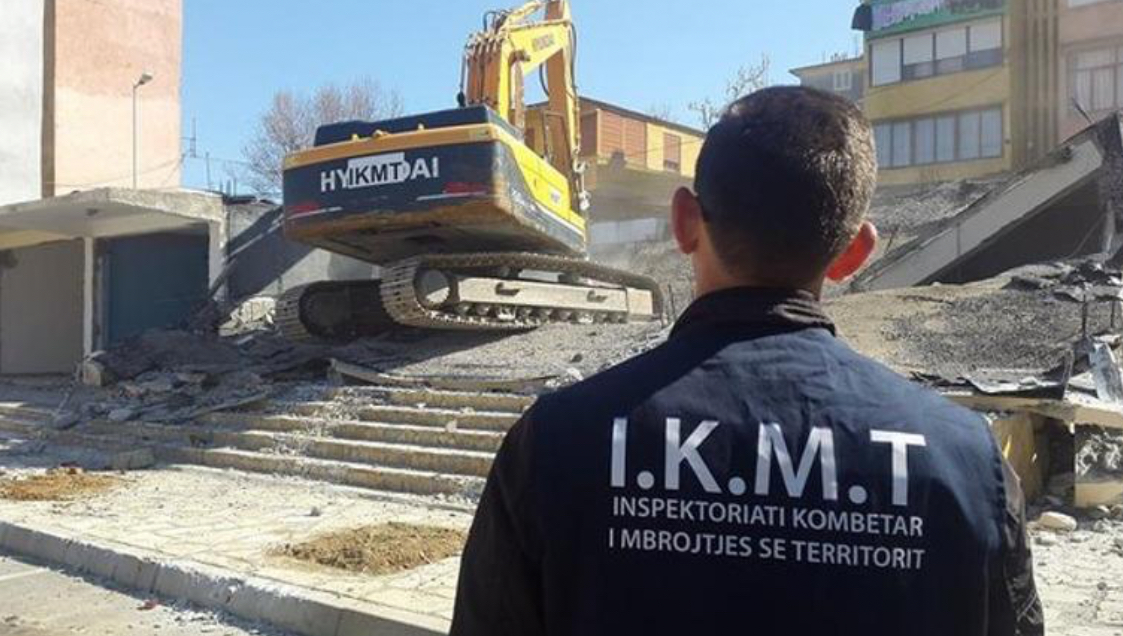 Sot afati i fundit për lirimin e hapësirave në akset kombëtare! Nga nesër ndërhyn IKMT, gjoba e kallëzime penale