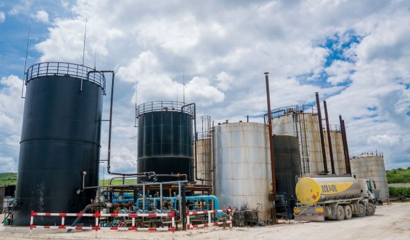 Mbi 8 orë seancë, gjykata e Fierit lë në burg CEO-n dhe ish-administratorin e “Bankers Petroleum”, i shkaktuan shtetit miliona euro dëm