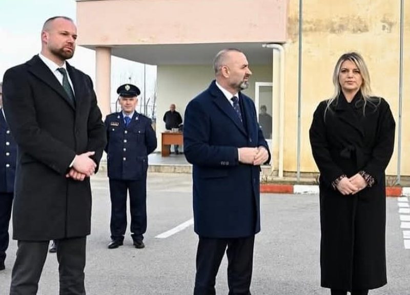 Laert Haxhiu “i hëngri kokën” drejtorit, Lorent Nake rikthehet në krye të burgut të Drenovës