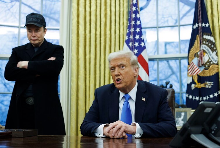 “Ka ikur nga shinat”, Trump sulmon Elon Musk për partinë e re 