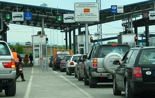 Bie sistemi i policisë në RMV, ndalohet hyrja e automjeteve nga Kosova
