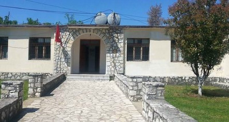 Pas ultimatumit të Ramës, dorëheqje masive edhe në bashkinë e Selenicës 