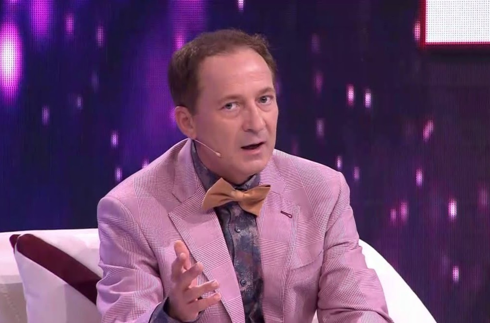 Nga buron agresiviteti i Arjan Konomin dhe një histori me ish të dashurin e dhundhëm që trazoi Presidencën