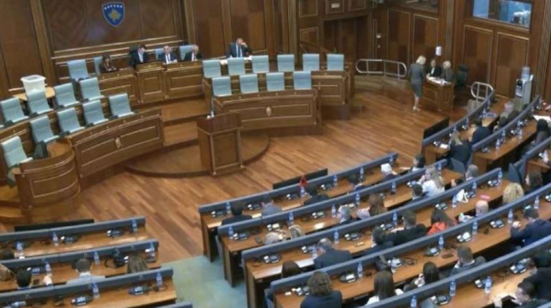 Kosova s’ia del sërish të konstituojë Kuvendin, nuk zgjidhet nënkryetari nga Lisa Serbe