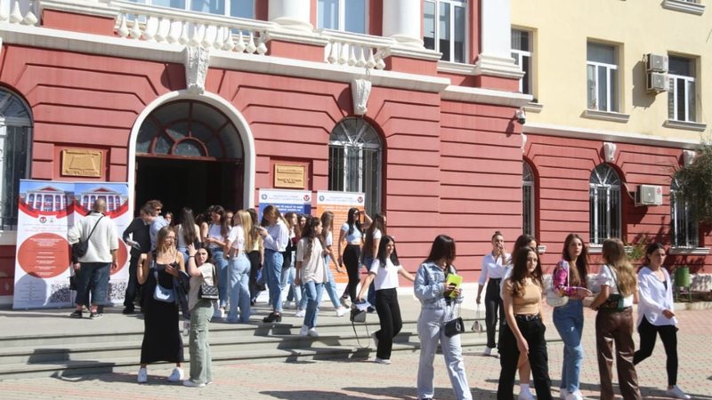 Kriza demografike reflektohet në arsimin e lartë, Universiteti i Tiranës ul kuotat
